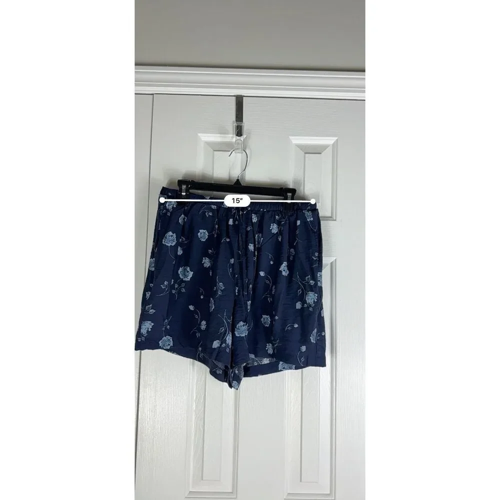 NWT Torrid Womens Shorts Size L 12
